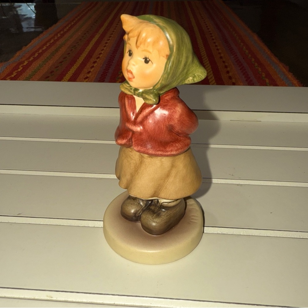 Goebel Hummel “Clear as a Bell” #1994 HUM2181. TMK8 in original box 3.75”